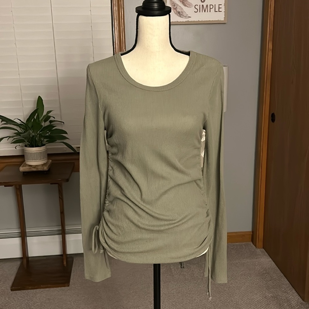 Victoria’s Secret Pink size large shirt